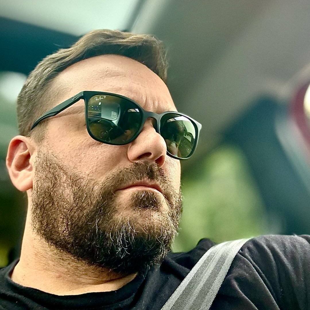 Aaron W., verified customer